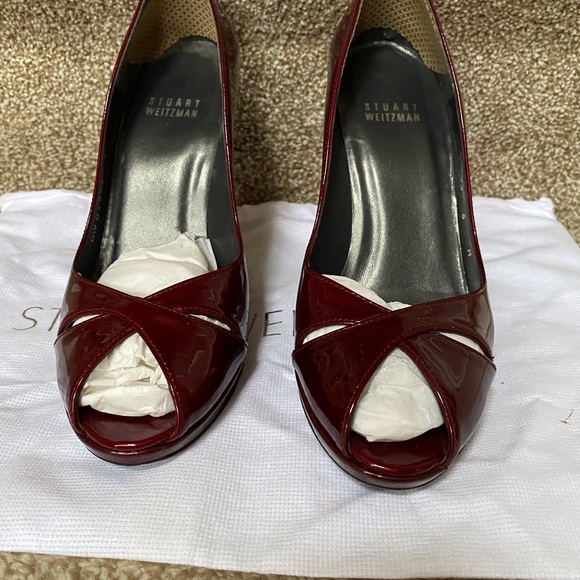 Stuart Weizman Open Toe patent leather Shoes - Picture 4 of 7